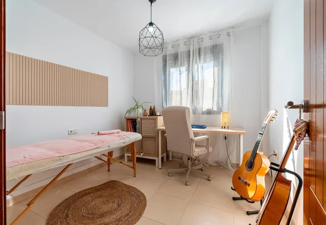 Piso de 3 dormitorios y 2 baños junto al auditorio de El Ejido — 22