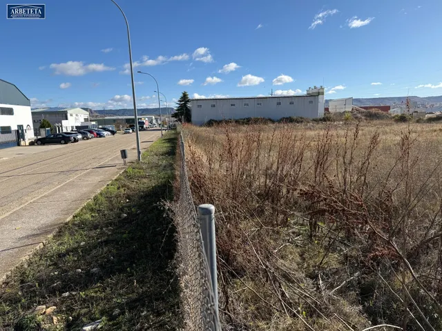 Agencia Inmobiliaria Arbeteta VENDE SUELO INDUSTRIAL en el P - foto 5