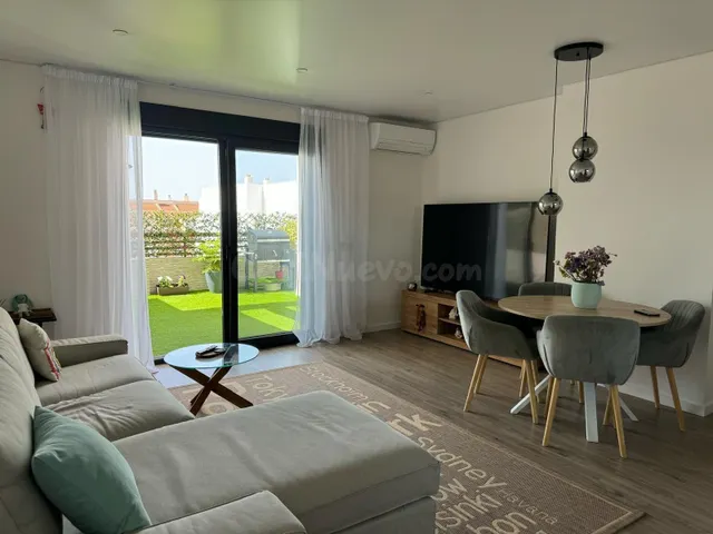 Ático orientado al sur con vistas al mar y amplia terraza en - foto 5