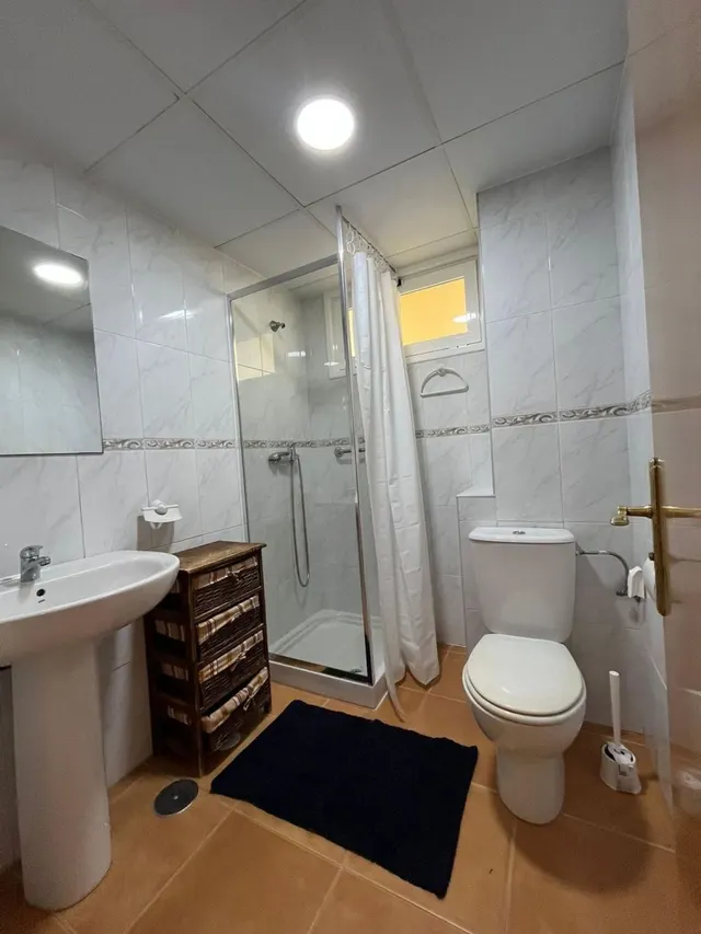 Se alquila habitación con baño privado en C/ Rosa García Ascot 550€- 1 de Noviembre — 14