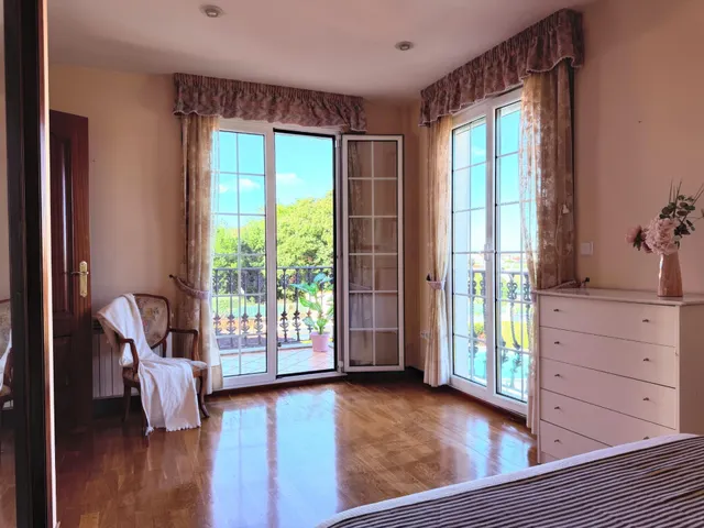 Casa con cuatro dormitorios, terrazas y amplio garaje en Oleiros — 44