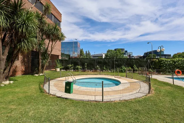 Piso en alquiler en Calle de Emilio Vargas 18, Madrid — 40