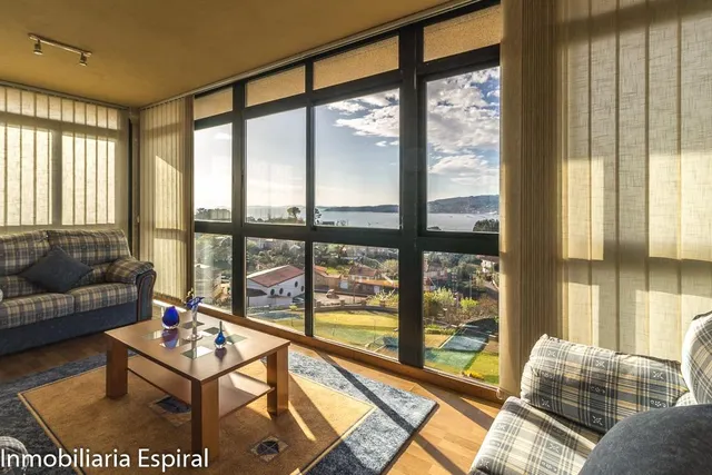 ¡Impresionante Chalet Familiar en Mogor, Marín! — 6