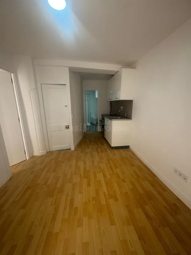 Piso recién renovado junto al Ayuntamiento de Manresa - foto 2