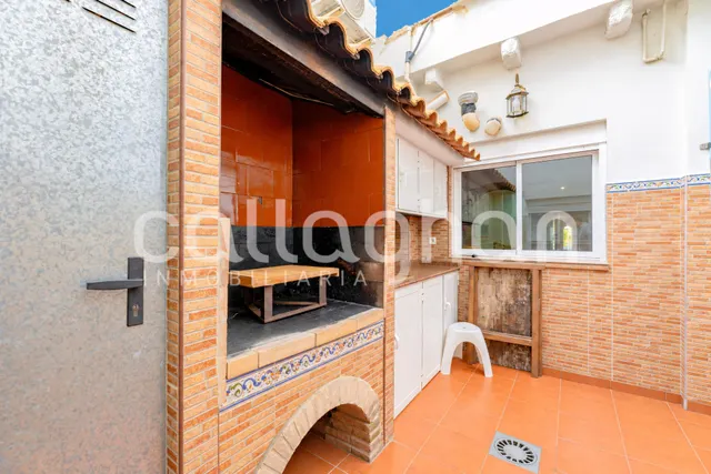 Amplia casa de pueblo con 6 habitaciones en Moncada — 11