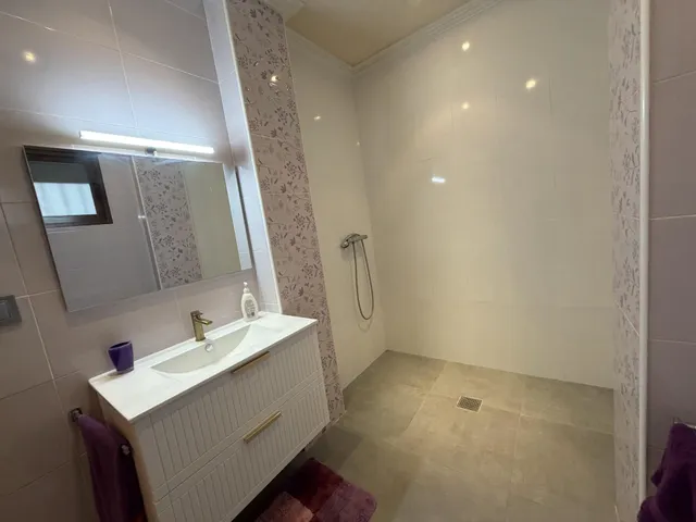 Chalet independiente con 400 m2 construidos, gran parcela y garaje — 18