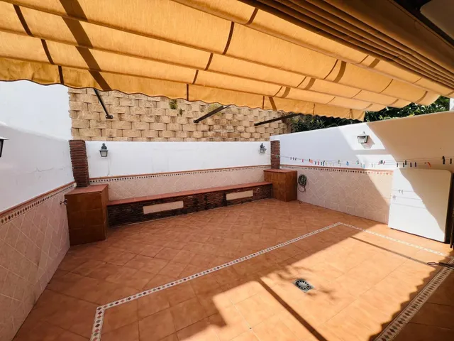 IMPECABLE CASA ADOSADA EN BENALMÁDENA PUEBLO CON VISTAS DESPEJADAS Y AL MAR DESDE LA PLANTA ALTA — 12