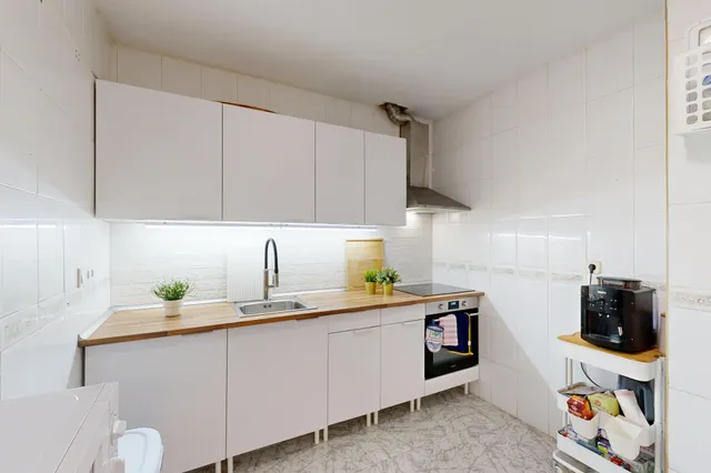 Espacioso piso en Canteras con gran dormitorio principal en suite, patio y plaza de garaje. Cartagena — 28