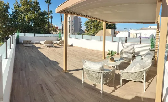 MAGNIFICO CHALET TOTALMENTE REFORMADO, IDEAL PARA PAREJAS, RODEADO DE TODOS LOS SERVICIOS — 37