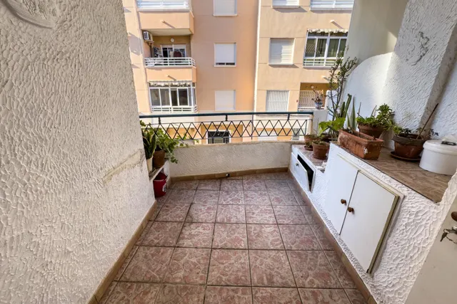 Piso en primera planta en Plaza de La Habana (Parque del Cuba) — 70 m2, 3 dormitorios, balcón amplio y patio comunitario — 7