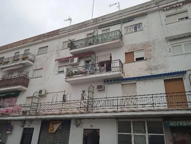 SE VENDE piso OKUPA en C Palomares 44 de Coria del Río - foto 2