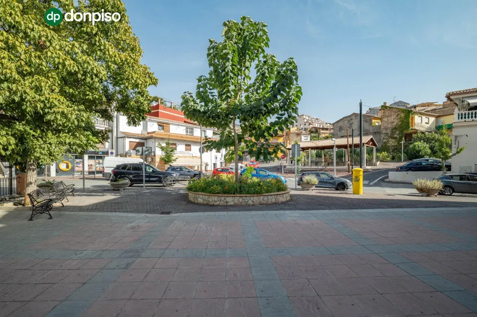 Amplio Local Comercial en Monachil - Oportunidad Única