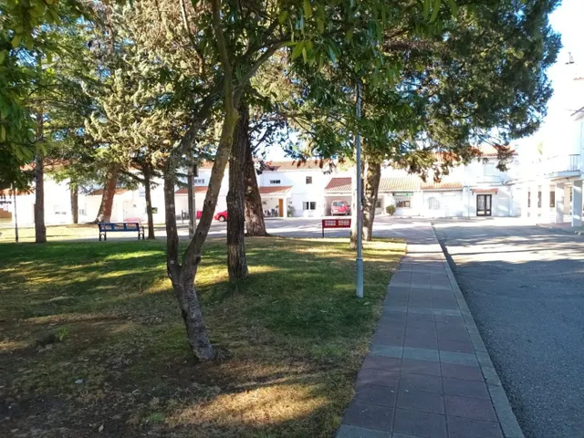 CASA  EN NUEVO NAHARROS CON DOS SALONES EN EL CENTRO — 15