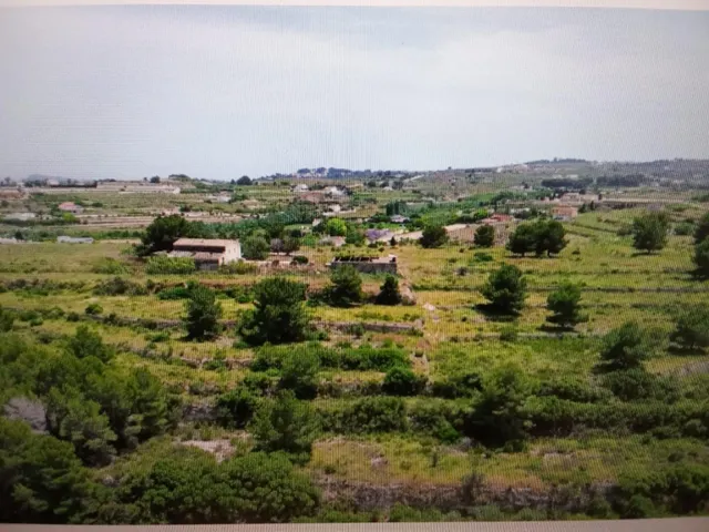 Finca rústica con terreno y vistas abiertas — 4