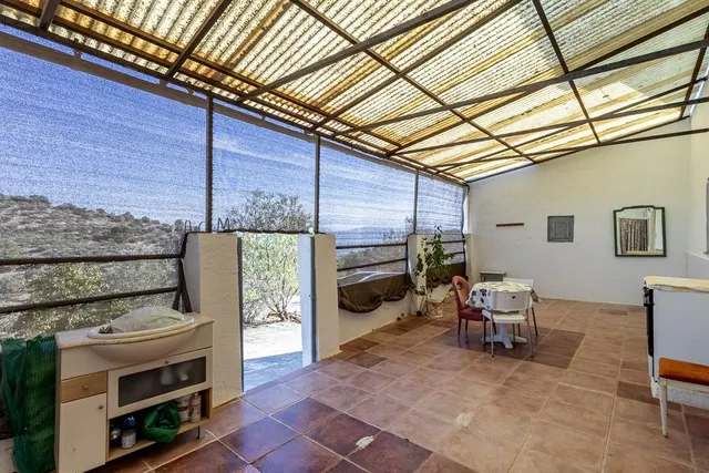 Casa rural en término de Montefrío. — 16