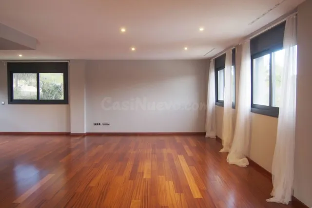 Fantástica casa de 6 dormitorios en alquiler en Bellaterra - foto 3