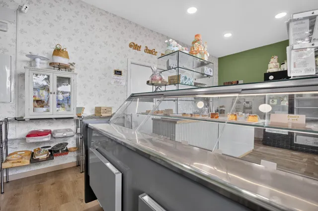 LOCAL COMERCIAL EN CALLE AMADOR DE LOS RÍOS – EXCELENTE UBICACIÓN Y POTENCIAL DE INVERSIÓN — 9