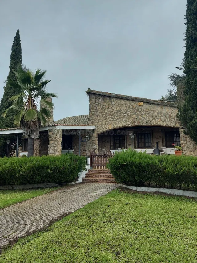EXCLUSICA CASA EN ALDEA DEL CANO CON 8000 METROS DE PARCELA
