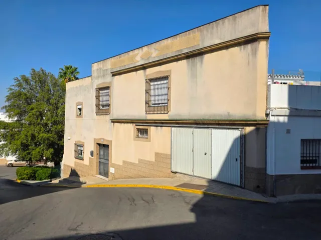 GRAN VIVIENDA CON GARAJE EN CHICLANA DE LA FRONTERA SITUADA EN LA ZONA DEL PILAR — 13