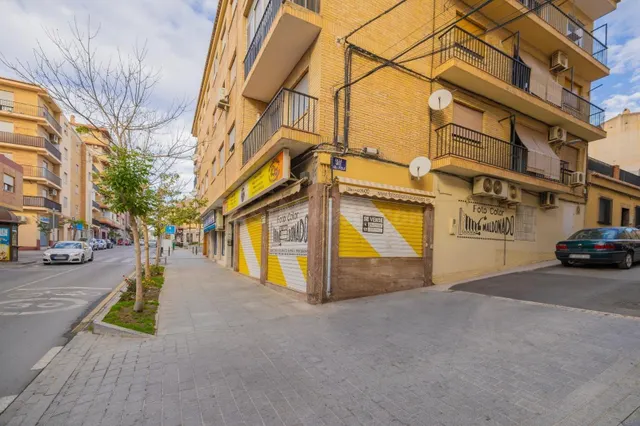 Local comercial 3 habitaciones 139m² en venta - Cl. Ancha - foto 2
