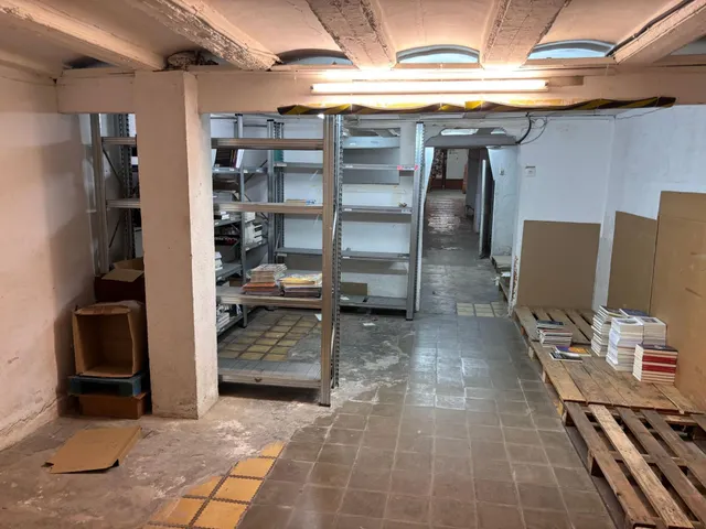 Local comercial muy cerca de las Ramblas — 6