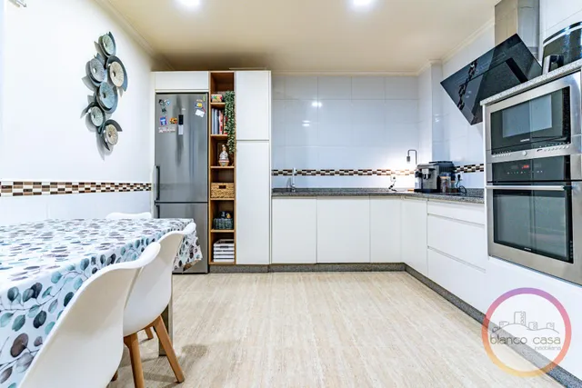 ¡ un piso con terraza de más de 25 m2, garaje y trastero en Carballo por 189.990€! — 29