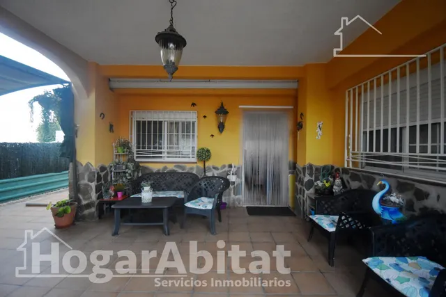 ¡Encantador Chalet! Muy amplio y sofisticado, con gran garaje, terraza, jardín y parcela — 18