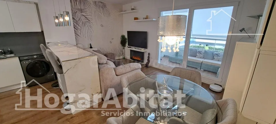 Seminuevo con terraza, piscina, trastero y garaje