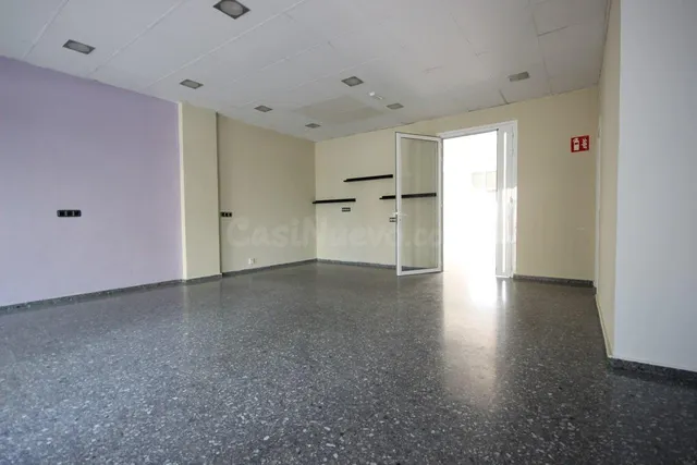 Oportunidad Única: Local Comercial en Alquiler en La Canal,  - foto 2