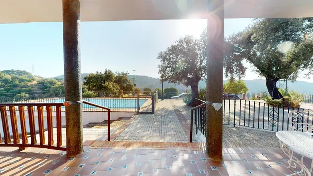 Finca rústica de más de 70 hectáreas con cortijo, casa de guardas y nave agrícola a solo 10 minutos de Córdoba — 7