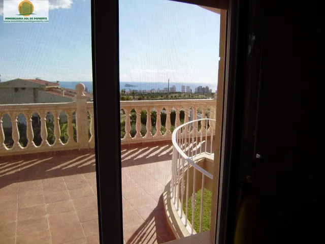 LUJOSO CHALET DE ENSUEÑO, CON VISTAS AL SKYLINE DE BENIDORM!!! — 42