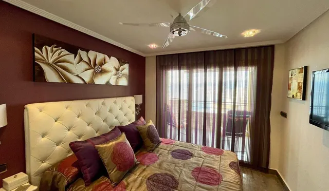 Espectacular piso reformado con diseño y calidad,  con vistas impresionantes al mar y Benidorm. — 19