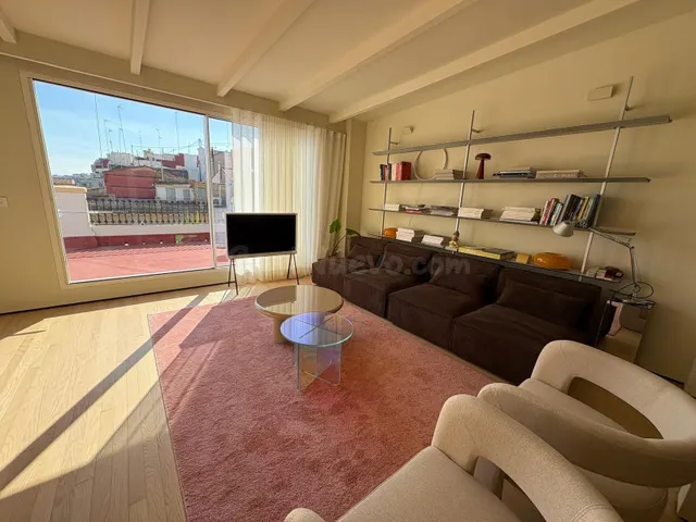 ATICO DE DISEÑO RECIÉN REFORMADO EN EXPOSICIÓ CON 2 habitaci