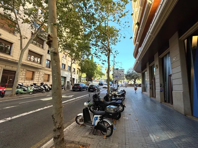 EXCLUSIVA VIVIENDA CON TERRAZA Y ESPECTACULARES VISTAS EN LA ZONA ALTA DE BARCELONA — 40