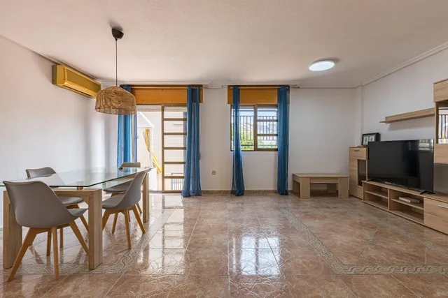 Dúplex con garaje privado y piscina comunitaria en Los Rectores. — 7