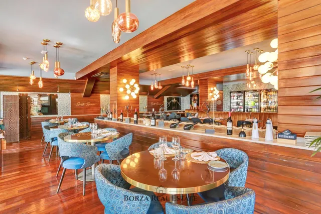 RESTAURANTE DE ALTO nivel FRENTE AL MAR EN PLAYA SAN JUAN — 23