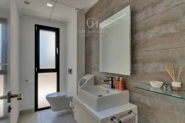 Villa vitalis · arquitectura, luz y bienestar privado frente al montgo javea — 34