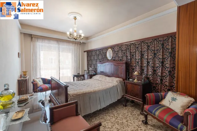 Amplia vivienda en pleno centro de Granada — 14