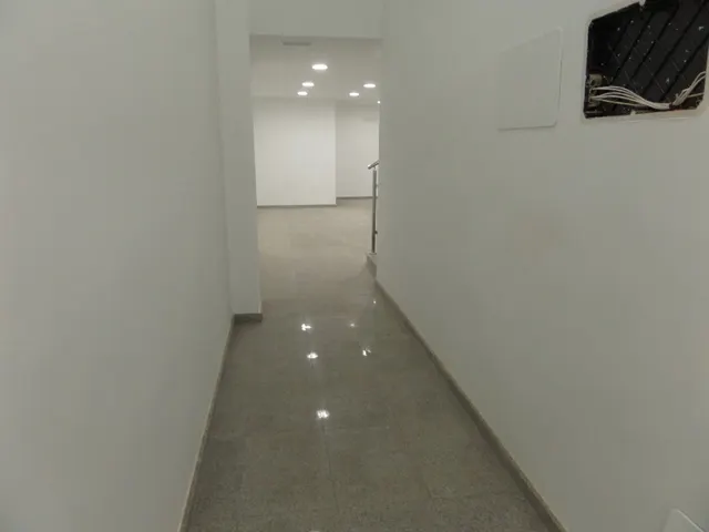 LOCAL COMERCIAL EN ZONA CRUCERISTA — 12