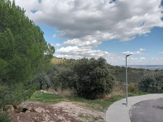 Terreno urbano 297m² en venta - Miraflores de la Sierra - foto 2