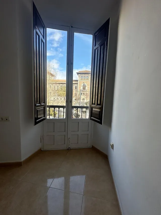 Alquiler de luminoso piso en el centro (gran vía) - Granada — 20