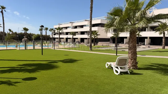 Apartamentos de alquiler turístico junto al Mediterráneo .