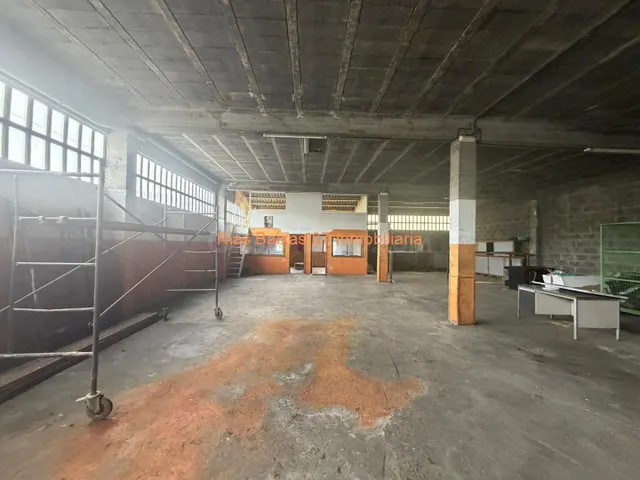 REF 2039 NAVE-ALMACEN 350 m2 TRES OFICINAS SANGUIÑEDA (MOS)