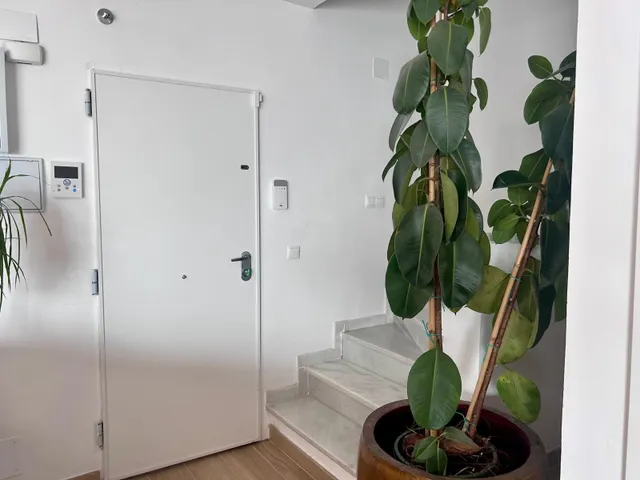 Casa adosada en esquina con piscina privada, jardín y vistas a la Bahía de Málaga — 10