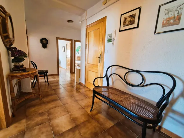 Piso de 4 dormitorios en primera línea de La Colonia con espectaculares vistas a la playa — 34