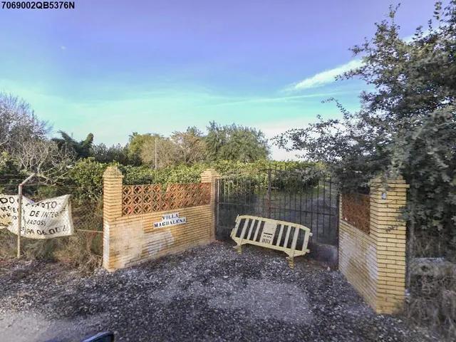 SE VENDE finca rústica OKUPADA en Calle Lope De Vega Entreca