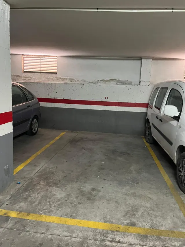 SE VENDE PLAZA DE GARAJE EN ZONA PARQUE LINEAL-PUENTE MADERA. — 4