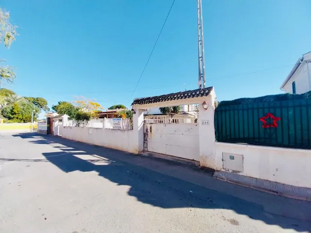 Vivienda con amplia parcela en Costabella — 39
