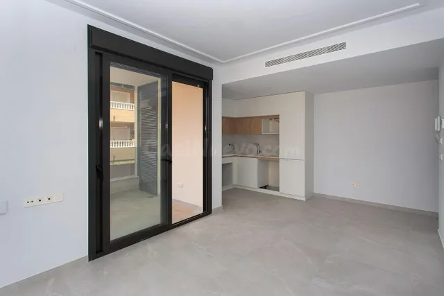 APARTAMENTO DE 2 DORMITORIOS 2 BAÑOS EN TORREVIEJA EN PLAYA DEL CURA — 23