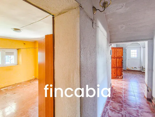Masía para reformar en Riudarenes: Can Veleta, 623 m2 de parcela y piedra con bóvedas catalanas. — 38